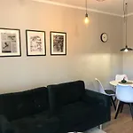 Vizzit Us Premium Marina Mokotów Apartament *