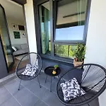 Vizzit Us Premium Marina Mokotów *