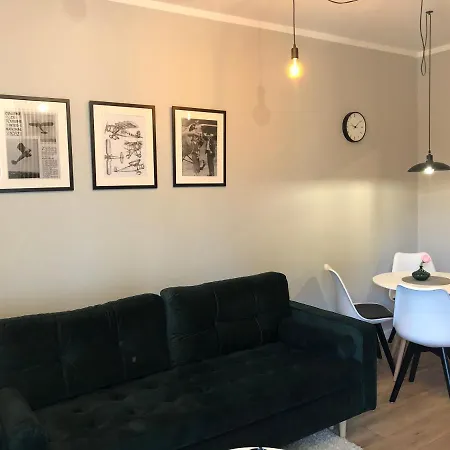 Vizzit Us Premium Marina Mokotow Lägenhet *