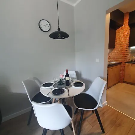 Vizzit Us Premium Marina Mokotow